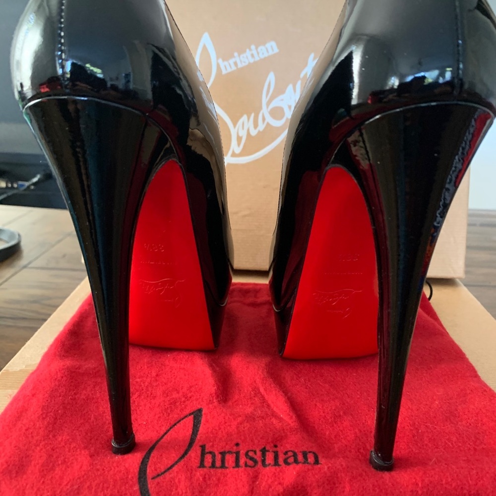 Christian Louboutin Black Patent Leather Platform Peep-Toe Pumps with Red Sole - Picture 5 of 11